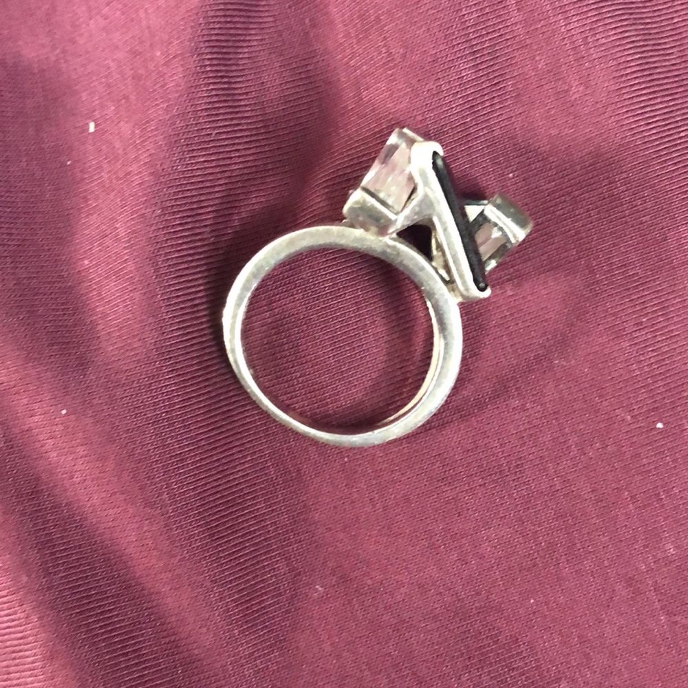 Funky & Fun Ring 🖤 - Picture 4 of 5
